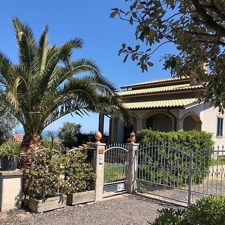 B&B La Palma San Costanzo Екстер'єр фото