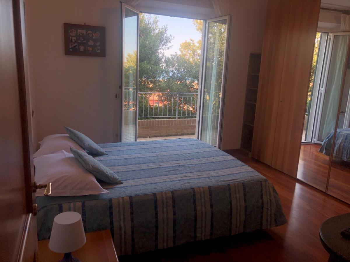 B&B La Palma San Costanzo Екстер'єр фото