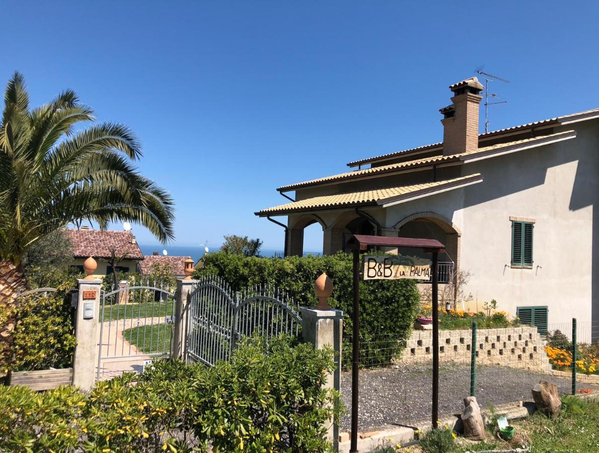 B&B La Palma San Costanzo Екстер'єр фото